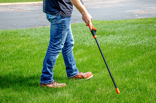 Person walking with a vipermag receiver